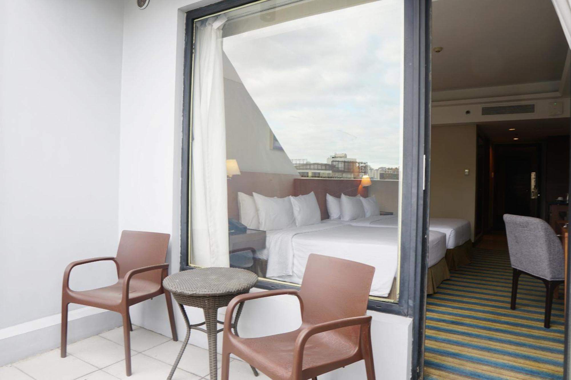 Luxent Hotel Quezon City Εξωτερικό φωτογραφία