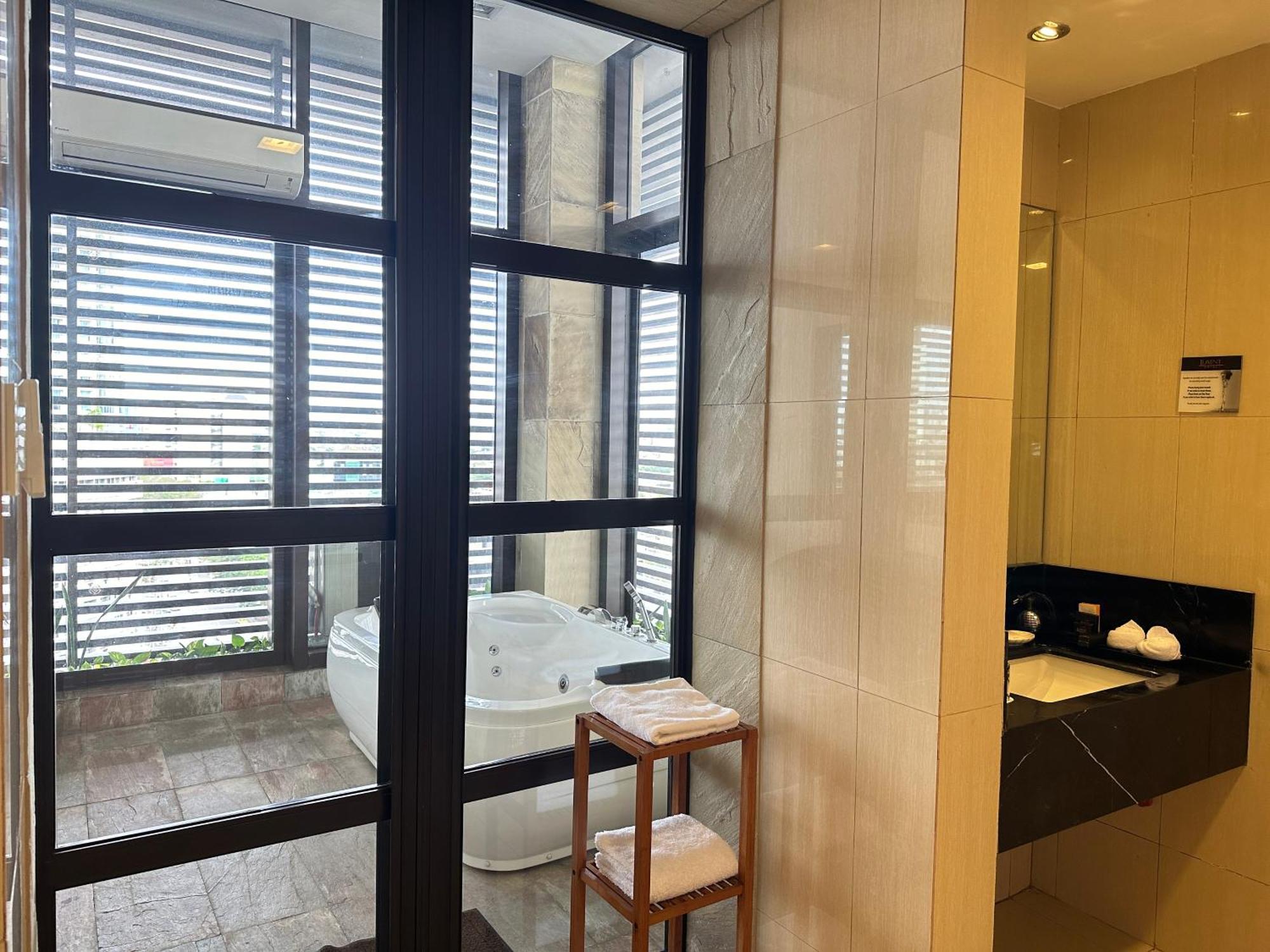 Luxent Hotel Quezon City Εξωτερικό φωτογραφία