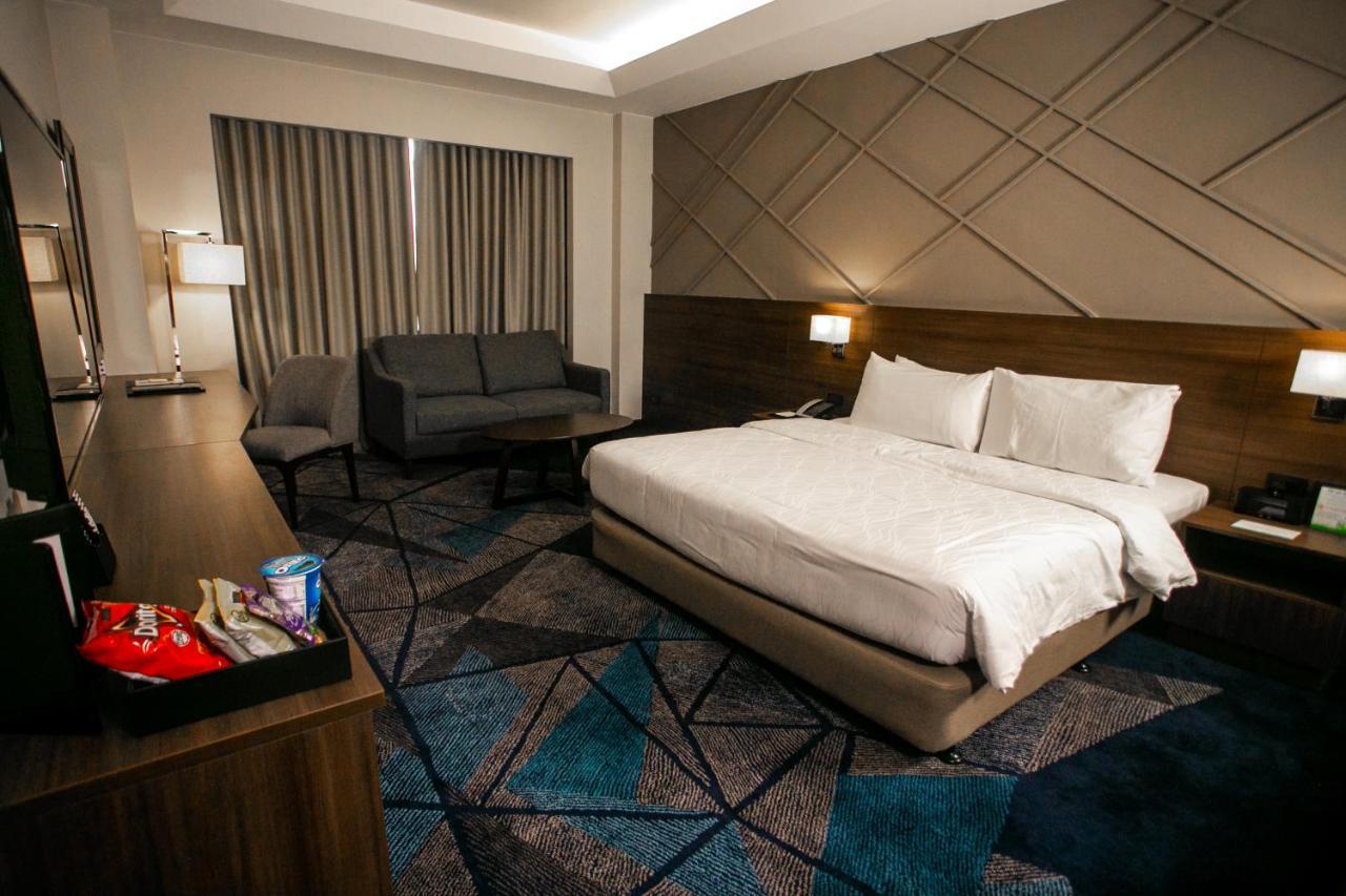 Luxent Hotel Quezon City Εξωτερικό φωτογραφία