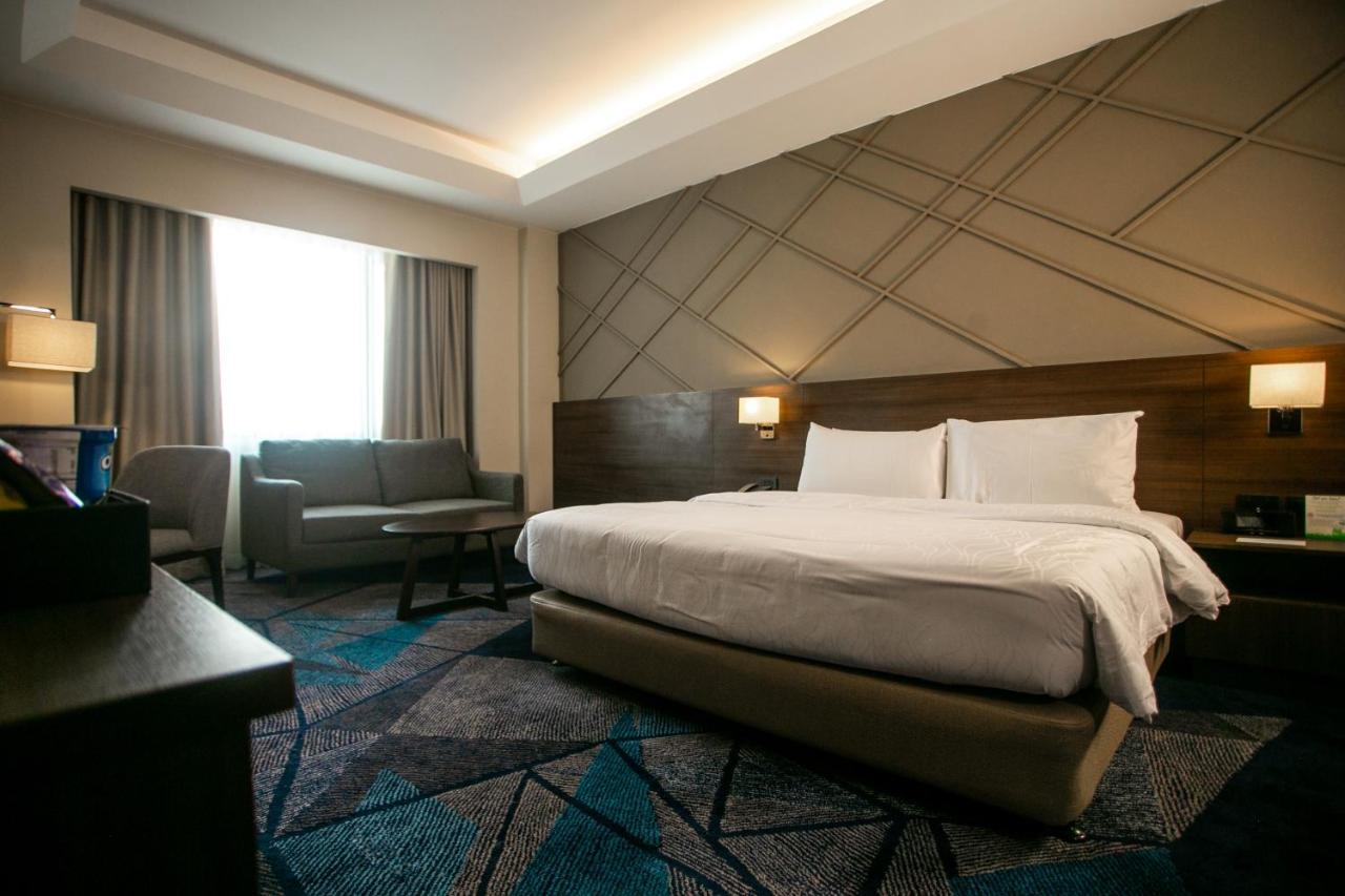 Luxent Hotel Quezon City Εξωτερικό φωτογραφία